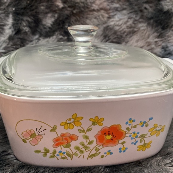 Corning Ware WILDFLOWER 11/2 Qt. A- 1
1/2-B Casserole Dish w/ A-7-C-1 Lid - Picture 9 of 16